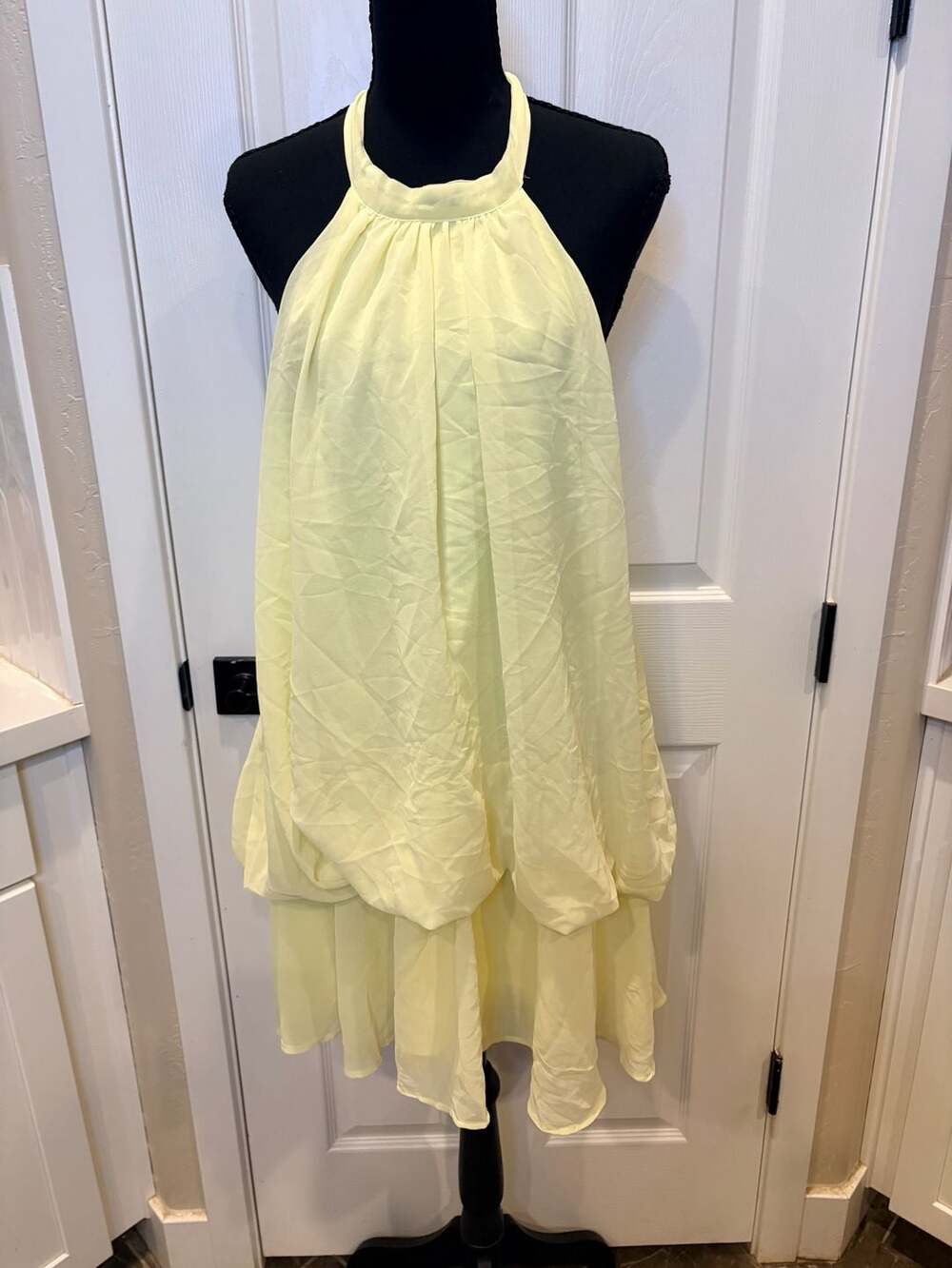 Unbranded Halter Dress Size XL Yellow Chiffon (130)